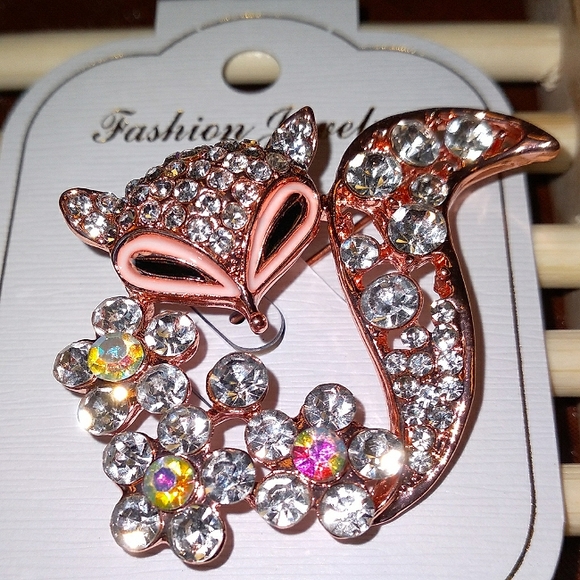 Foxy Brooch Pin - Picture 4 of 4